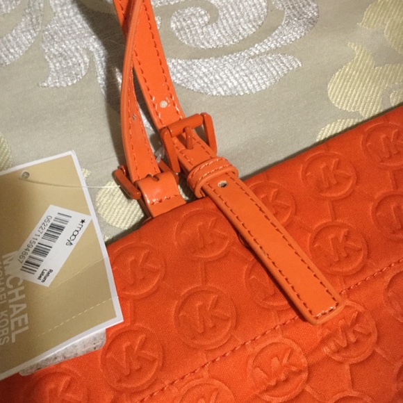 Michael Kors Bag ‼️‼️ Never Used ‼️‼️ - Picture 3 of 3